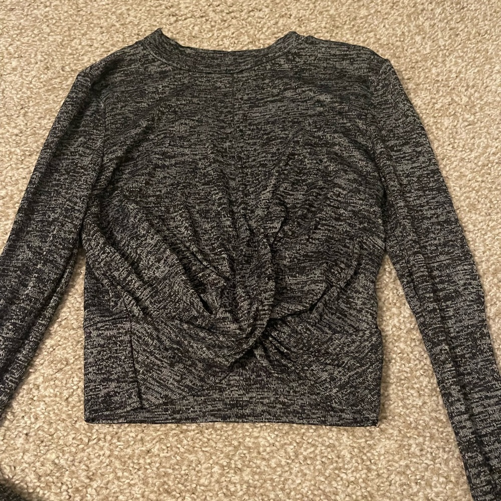 NWOT H&M tight cropped Long-Sleeve gray/black shirt